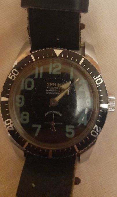 MONTRE SPHINX ANNEES 70